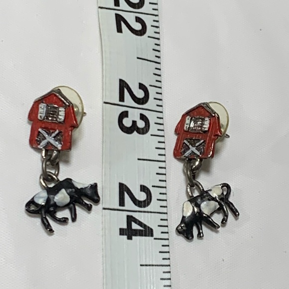 Vintage La Rage Barn & Cow Dangle Earrings - Picture 9 of 9